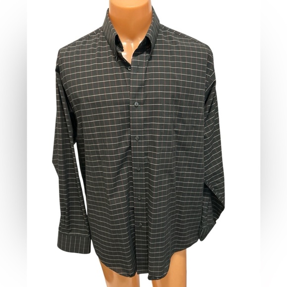 Croft & Barrow Men's Shirt Size Large (16 1/2-17 35-35) Black Plaid Button Front - Picture 2 of 10